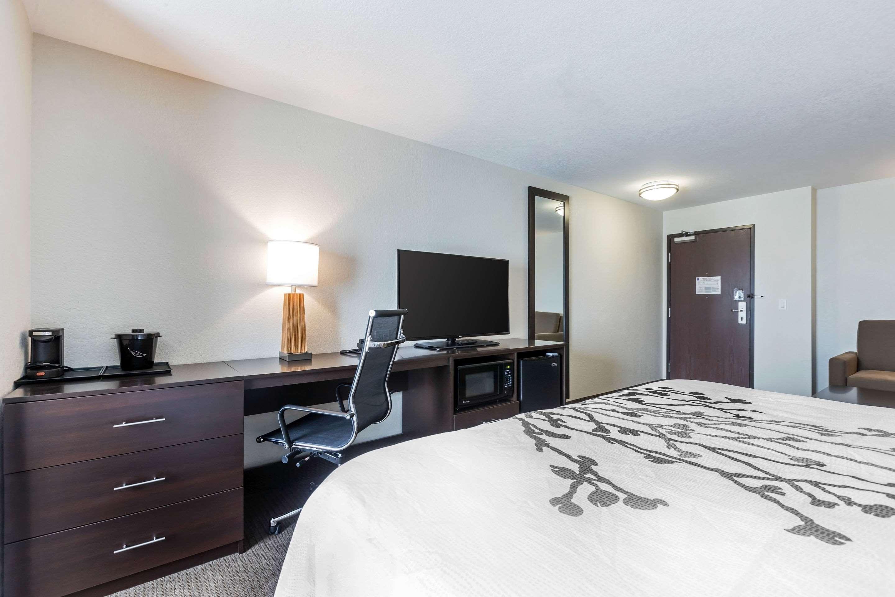 Sleep & Near Jordan Creek Hotel West Des Moines